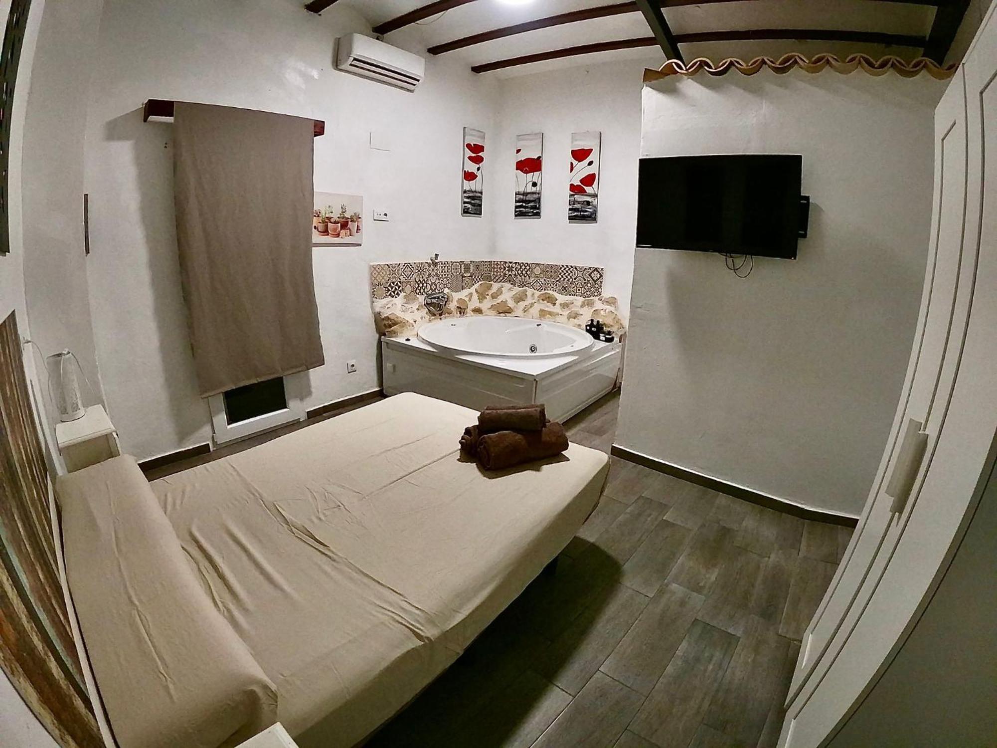Fortress Jacuzzi Suites Xàtiva Extérieur photo
